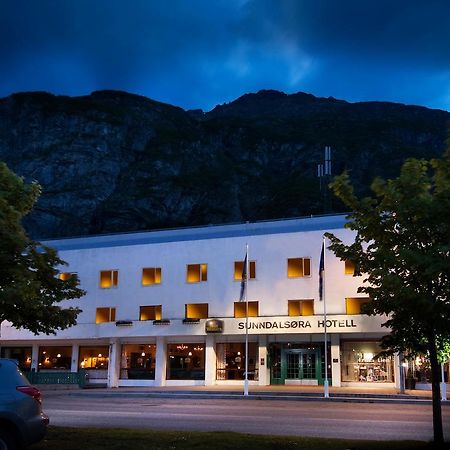 Sunndalsora Hotell Bagian luar foto