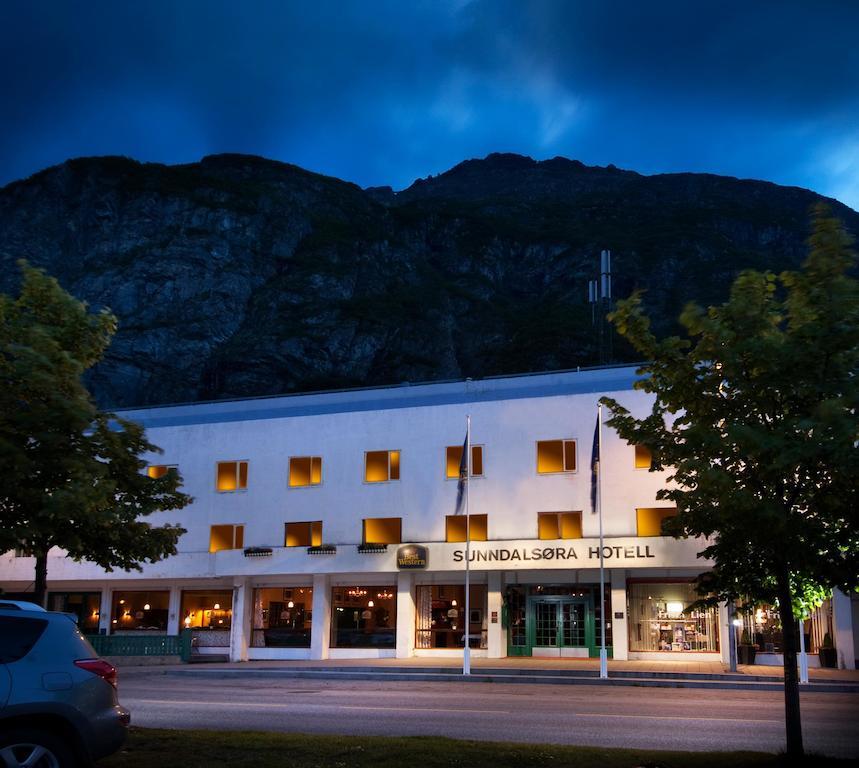Sunndalsora Hotell Bagian luar foto